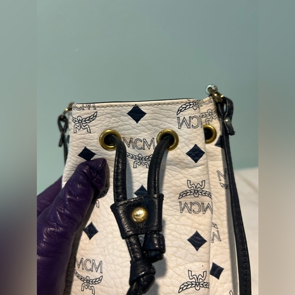 MCM white and blue mini bucket. Authentic and pre-owned - Picture 7 of 8